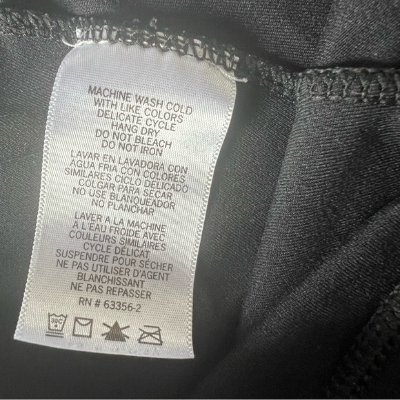 CAPEZIO BLACK LOW RISE SPANDEX DANCE / VOLLEYBALL / BIKER SHORTS SIZE MEDIUM - Picture 5 of 5